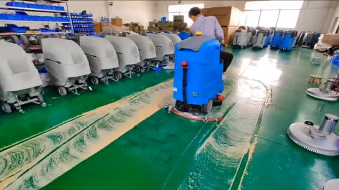 牡丹江2023年还在用人工的物业保洁不妨试试洗地机吧